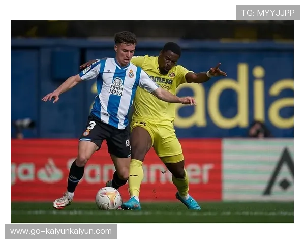 比利亚现场观战儿子卢卡首秀，传奇关注下一代成长