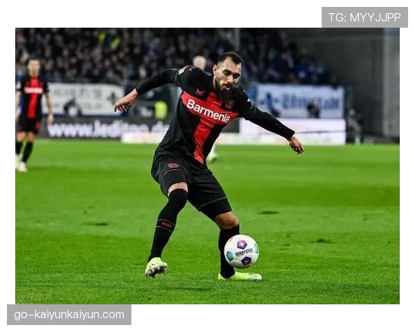 终场哨响：拜仁慕尼黑2-2战平勒沃库森，榜首分差维持4分。